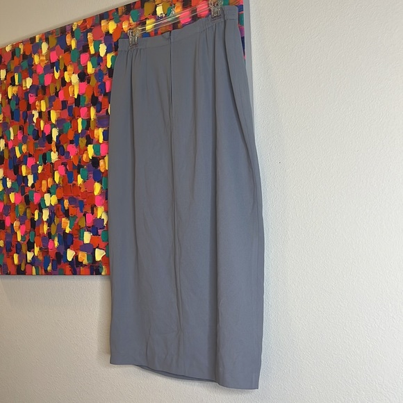 Gray skirt with zipper and side slit - Picture 2 of 2